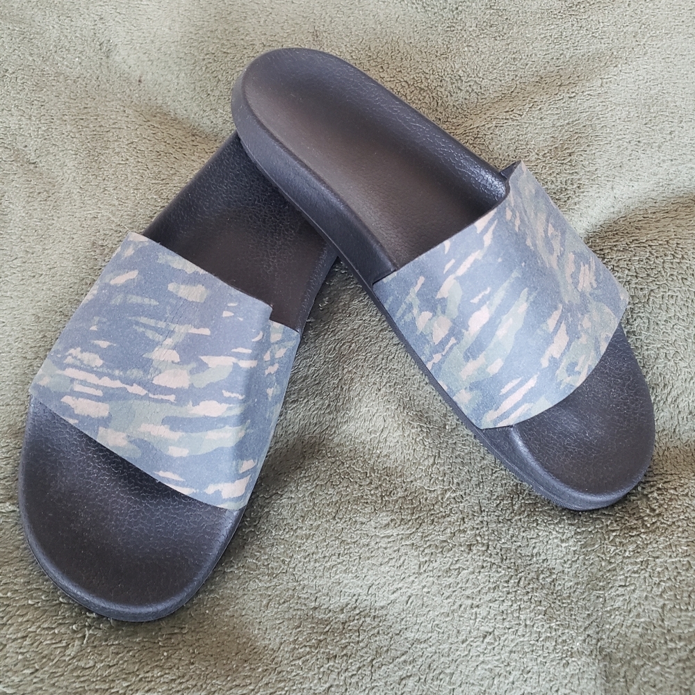 NWOT Mens Under Armor UA Core Remix Slides